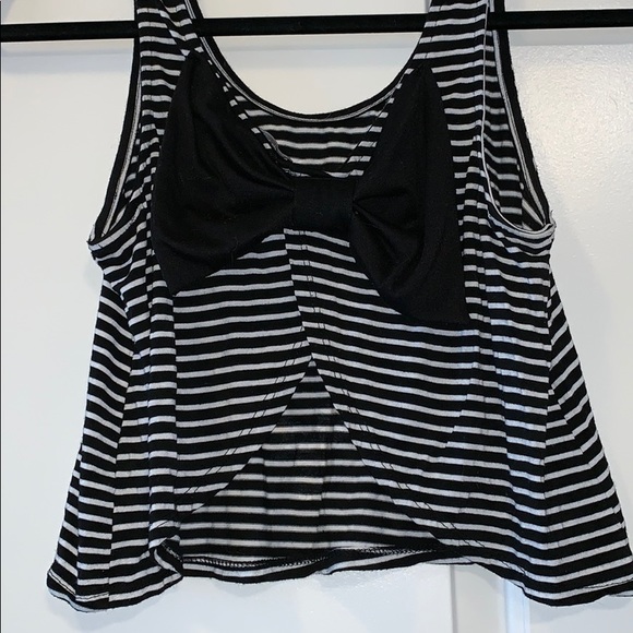 Open Back Crop Top - Picture 3 of 4